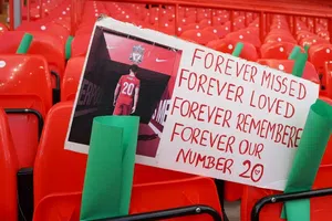 ¡Hasta siempre, DJ20! Emotivo homenaje de afición de Liverpool a Diogo Jota en el inicio de la Premier League