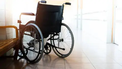 Silla de ruedas, bastones y andaderas GRATIS en CDMX: Requisitos y fechas