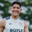 Edson Álvarez entrena con West Ham en medio de rumores sobre posible salida
