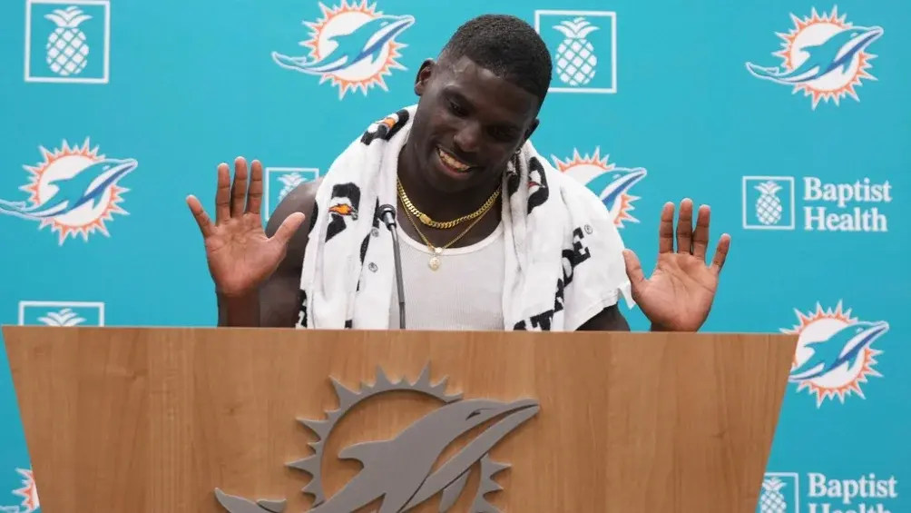 Tyreek Hill, receptor de los Miami Dolphins | AP