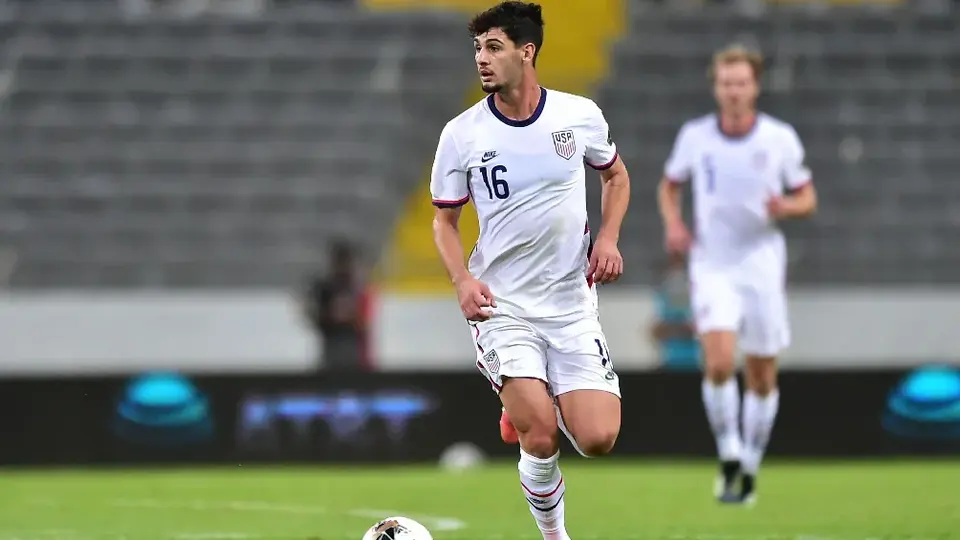 Atlético de Madrid ficha al mediocampista estadounidense Johnny Cardoso