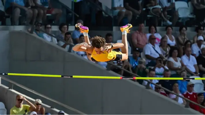 Mondo Duplantis eleva su récord mundial de salto con pértiga a 6,29 metros en Budapest