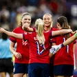 Noruega venció a Finlandia para colocarse como líder del Grupo A en la Euro Femenina