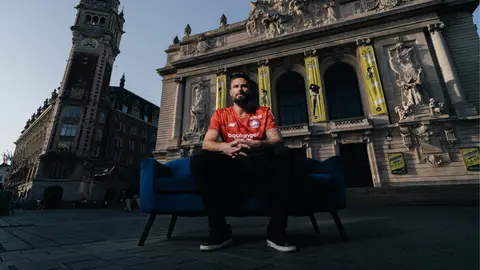 ¡Más que oficial! Olivier Giroud vuelve al futbol francés con el LOSC Lille