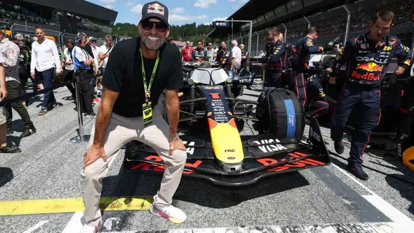 ¡De las canchas a las pistas! Jürgen Klopp fue invitado de Red Bull en el Gran Premio de Austria