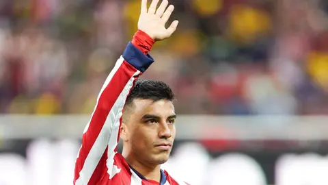"Nos vamos a arrepentir", "estamos devastados": Afición de Chivas explota por la salida del 'Nene' Beltrán