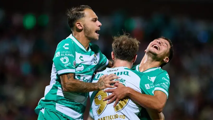 Chivas pierde en su visita a la Comarca, Santos suma su segundo triunfo en el torneo