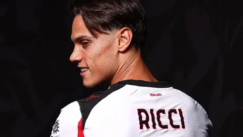¡Santiago Giménez tendrá nuevo compañero! Milán hace oficial la contratación de Samuele Ricci