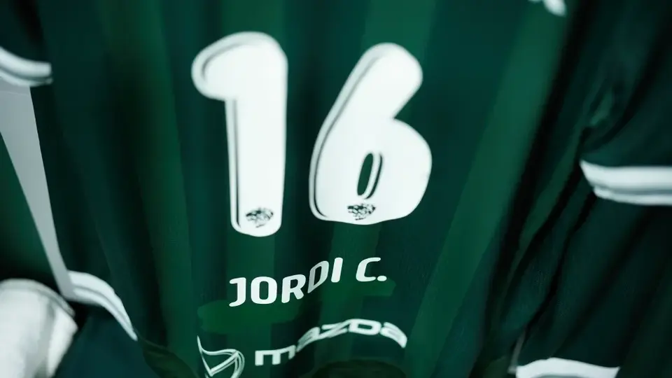 ¡De buenos bigotes! Así presento León a Jordi Cortizo justo antes del juego ante Rayados
