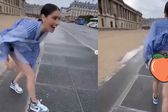 VIDEO: Ashley de Ha*Ash vive bochornoso momento en París... ¡al estilo Marilyn Monroe!