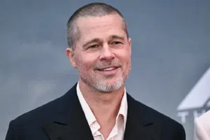 ¡Un verdadero piloto! Brad Pitt se sube a monoplaza de F1 proporcionado por McLaren