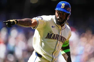 Randy Arozarena conecta HR pero los Marineros caen ante los Yankees