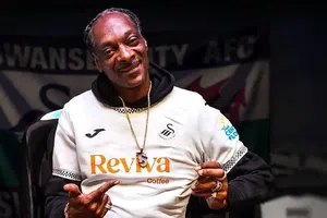 Snoop Dogg lanza reto a Tom Brady con posible enfrentamiento de sus clubes en Inglaterra