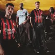 ¡Pero qué estilo! Santi Giménez ya luce el nuevo uniforme de Ac Milan