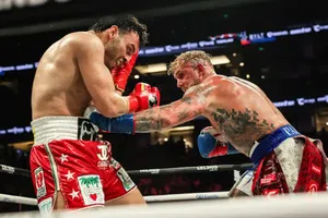 Jake Paul humilla a Chávez Jr: prensa internacional arremete contra el Hijo de la Leyenda