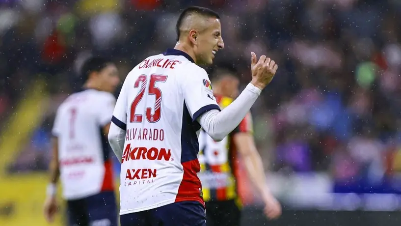 Roberto Alvarado sueña con tener la playera de Lionel Messi
