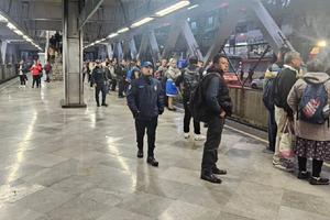 Lluvias en CDMX provocan cierre parcial de la Línea 8 del Metro
