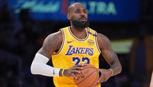 ¡Un año más! LeBron James firma con Lakers ante rumores de su posible retiro