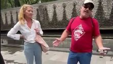 Turista extranjero orina en Chapultepec y joven lo confronta: se vuelve viral video
