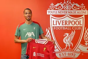 Liverpool ficha a Ekitiké del Frankfurt; suman 342 millones de dólares en fichajes