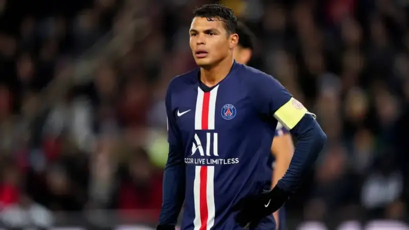 ¡Siempre en su corazón! Thiago Silva hace videollamada con la Champions del PSG