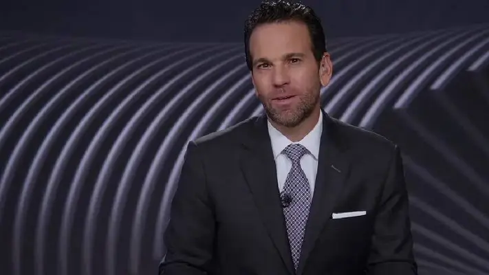 Carlos Loret de Mola es increpado en Los Ángeles y lo acusan de supuesto montaje