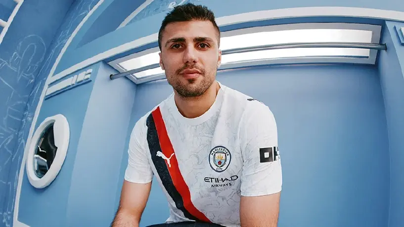 Manchester City acuerda contrato millonario récord con prestigiosa marca