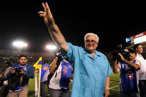 ¿Carlos Miloc con Rayados? El grave error en la serie de Chespirito que reescribe la historia