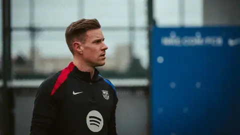 Ter Stegen se opone a firmar informe médico y 'bloquea' fichajes; Barça abre expediente disciplinario