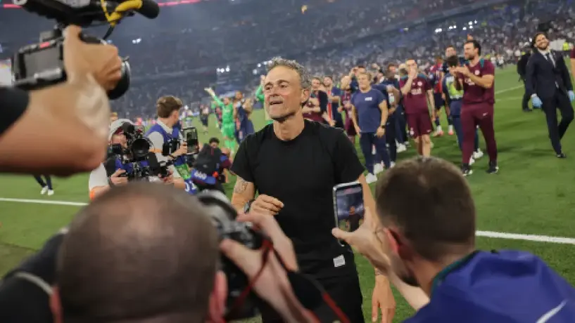 Mariano Closs, cronista argentino, llora después de que Luis Enrique recordó a su hija