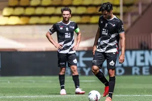 Pilotos de Fórmula 1 cayeron en el partido benéfico previo al Gran Premio de Mónaco