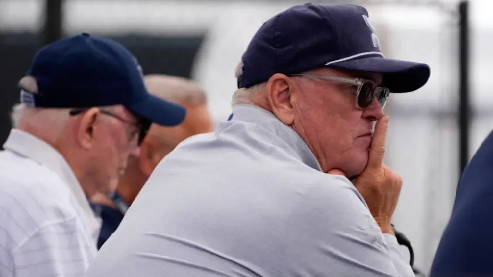 Jerry Jones acusa que petición de canje de Micah Parsons es táctica de negociación con los Cowboys