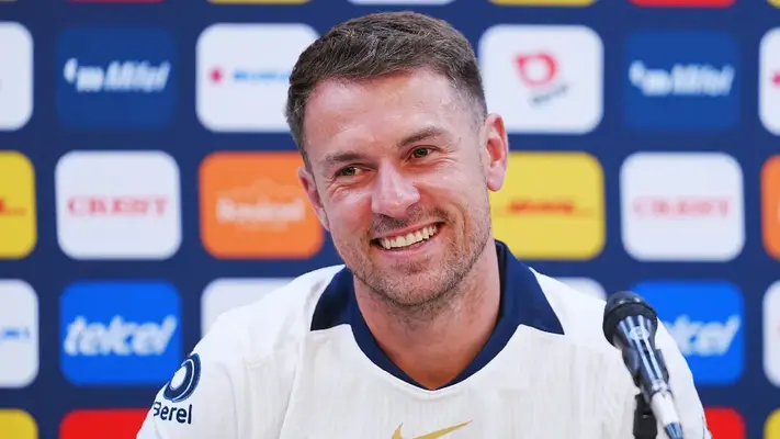 Aaron Ramsey conoció más de Pumas por Google y YouTube