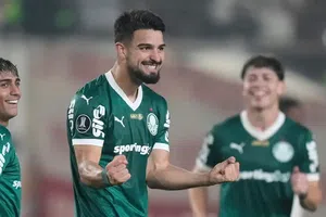 Palmeiras aplasta a Universitario y acaricia los cuartos de final de la Copa Libertadores 2025