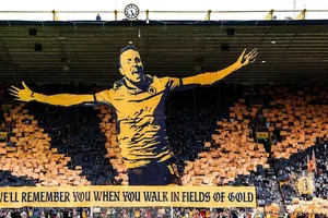 ¡Inolvidable! Wolverhampton también rinde homenaje a Diogo Jota con impresionante tifo