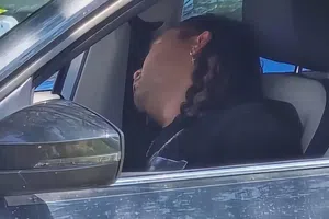 Carlos 'Gullit' Peña, exjugador de León, es detenido por manejar en estado de ebriedad