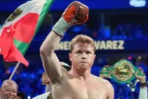 Canelo Álvarez y Terence Crawford se fueron a los empujones durante el careo