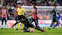 ¿Perjudicaron a Chivas? El Rebaño Sagrado cayó con polémicas decisiones arbitrales y del VAR en León