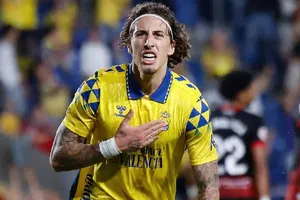 Fabio Silva, excompañero de Raúl Jiménez, despierta interés en varios equipos