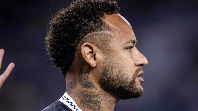 Neymar jugó seis partidos consecutivos por primera vez en años