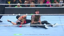 Dominik Mysterio vence a Octagón Jr, amarrándolo de las cuerdas, en Money In The Bank 2025