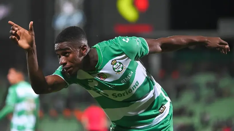 Corinthians tendrá que saldar deuda con Santos Laguna por el traspaso de Félix Torres