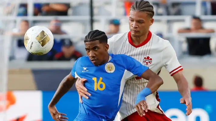 Canadá se salva de un penalti gracias a un silbatazo en la tribuna
