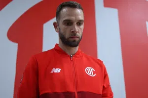 Jugadores del Toluca provocan una emotiva despedida a Pau López