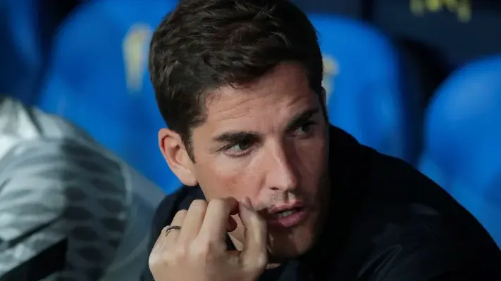 Robert Moreno explota contra sus jugadores: ‘Siento vergüenza como nunca antes en mi carrera como entrenador’