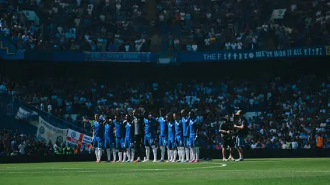Regresó el Campeón del Mundo: Así recibió la afición del Chelsea a su equipo