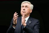 Afición de Real Madrid despide con tifos a Modric y Ancelotti; 'Carleto' derramó lágrimas