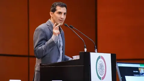 Rommel Pacheco hace oficial la creación de la Federación de Disciplinas Acuáticas, avalada por World Aquatics