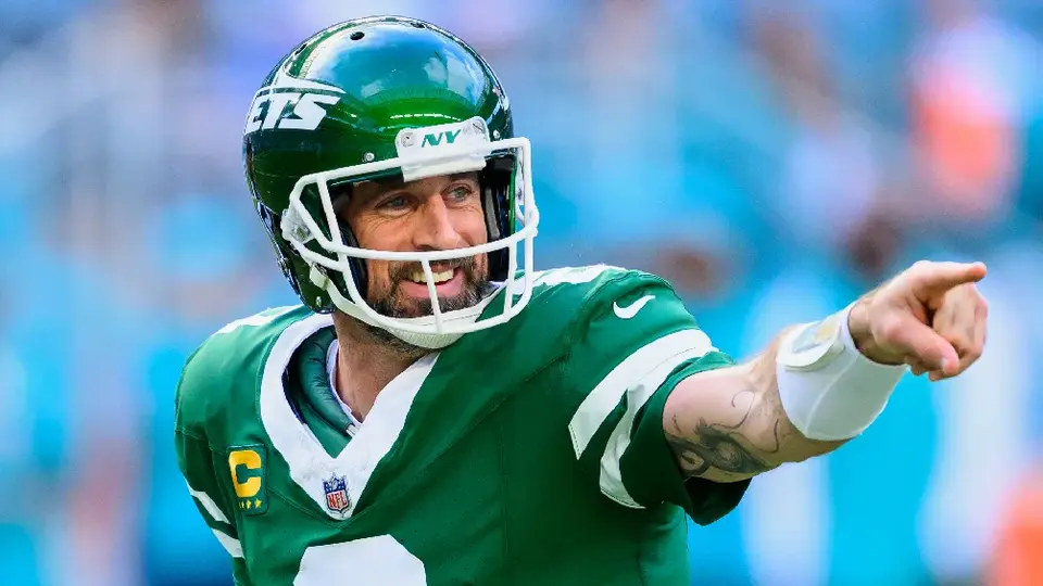 ¡Se acabó la novela! Aaron Rodgers firma por un año con Pittsburgh Steelers