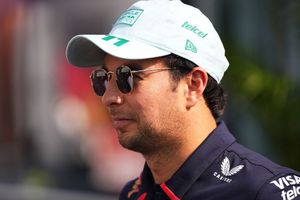 Checo Pérez con dos opciones reales para volver a la Fórmula 1